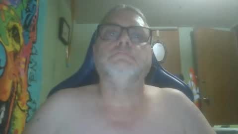 Snapshot of gadude45 chatting on October 27, 12:04 am gadude45 online show from October 27, 12:04 am