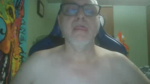 Snapshot of gadude45 chatting on November 18, 2:39 am gadude45 online show from November 18, 2:39 am