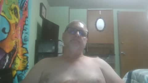 Snapshot of gadude45 chatting on May 21, 1:01 am gadude45 online show from May 21, 1:01 am