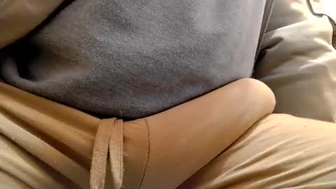 Snapshot of gae89tano chatting on December 1, 10:09 am gae89tano online show from December 1, 10:09 am