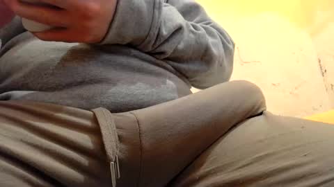 Snapshot of gae89tano chatting on December 3, 9:24 pm gae89tano online show from December 3, 9:24 pm