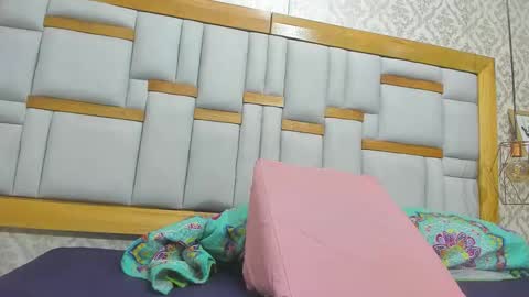 galaanderson online show from October 16, 12:06 pm