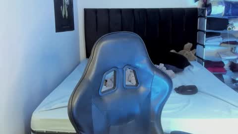 Snapshot of game__over420 chatting on October 9, 3:43 pm game__over420 online show from October 9, 3:43 pm