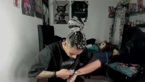 Snapshot of game__over420 chatting on October 17, 10:23 pm game__over420 online show from October 17, 10:23 pm