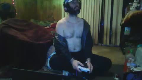 Snapshot of gamerfiend420 chatting on December 22, 3:14 am gamerfiend420 online show from December 22, 3:14 am