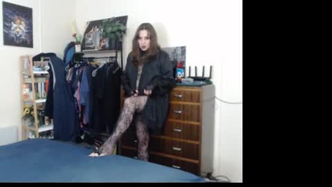 HOT  online show from July 4, 10:10 am