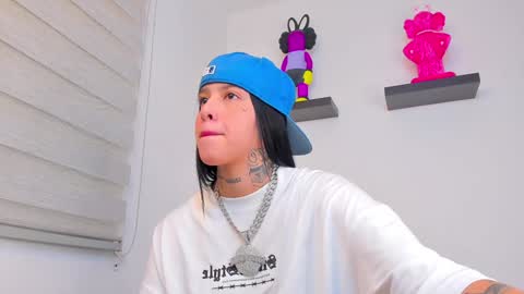 Snapshot of gangster_girl chatting on January 2, 1:17 am GANG online show from January 2, 1:17 am