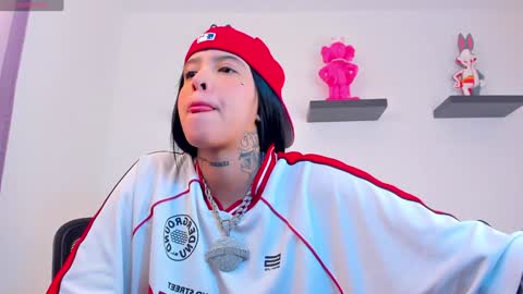 Snapshot of gangster_girl chatting on January 15, 10:57 pm GANG online show from January 15, 10:57 pm