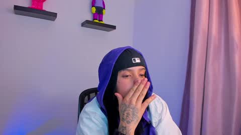 Snapshot of gangster_girl chatting on January 22, 4:44 am GANG online show from January 22, 4:44 am