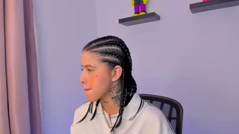 Snapshot of gangster_girl chatting on February 11, 1:10 am GANG online show from February 11, 1:10 am