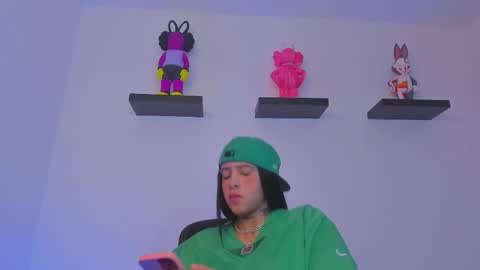 Snapshot of gangster_girl chatting on February 17, 11:20 pm GANG online show from February 17, 11:20 pm