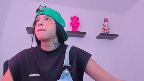 Snapshot of gangster_girl chatting on March 7, 3:18 pm GANG online show from March 7, 3:18 pm