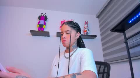 Snapshot of gangster_girl chatting on October 2, 8:32 am GANG online show from October 2, 8:32 am