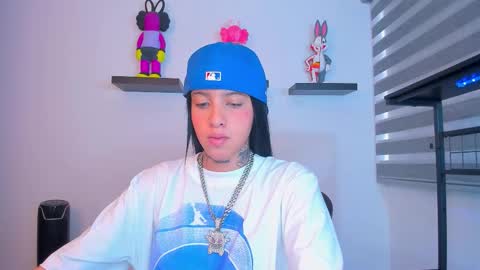 Snapshot of gangster_girl chatting on October 19, 10:10 pm GANG online show from October 19, 10:10 pm