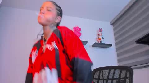 Snapshot of gangster_girl chatting on November 6, 3:18 am GANG online show from November 6, 3:18 am