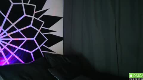 Snapshot of garbel09 chatting on December 22, 6:06 am Chris Dont forget to gift me thumb up Its very important to me and makes me happy AF online show from December 22, 6:06 am