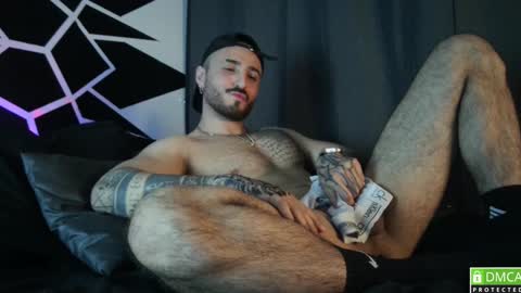 Snapshot of garbel09 chatting on December 22, 9:11 am Chris Dont forget to gift me thumb up Its very important to me and makes me happy AF online show from December 22, 9:11 am