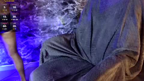 Snapshot of garbel09 chatting on November 11, 6:57 am Chris Dont forget to gift me thumb up Its very important to me and makes me happy AF online show from November 11, 6:57 am