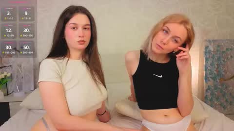 Snapshot of garden_flower chatting on November 8, 3:07 am Violla online show from November 8, 3:07 am