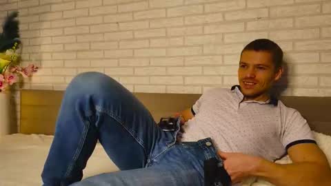 Snapshot of garettvosss chatting on November 14, 6:45 am Gared online show from November 14, 6:45 am