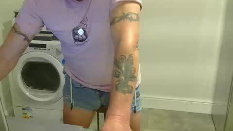 Snapshot of garybaker60 chatting on October 3, 7:44 pm Gaz online show from October 3, 7:44 pm