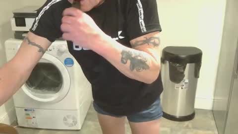 Snapshot of garybaker60 chatting on January 14, 7:52 pm Gaz online show from January 14, 7:52 pm