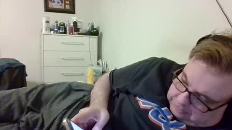 Snapshot of garyg930 chatting on November 29, 1:30 am Gary online show from November 29, 1:30 am