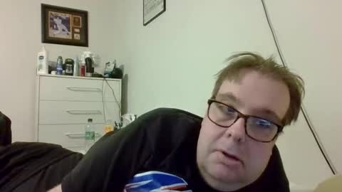 Snapshot of garyg930 chatting on December 19, 2:29 am Gary online show from December 19, 2:29 am