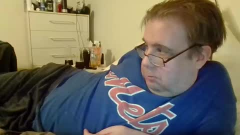 Snapshot of garyg930 chatting on January 16, 2:48 am Gary online show from January 16, 2:48 am