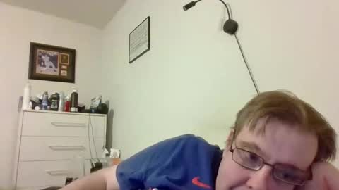 Snapshot of garyg930 chatting on January 18, 3:54 am Gary online show from January 18, 3:54 am