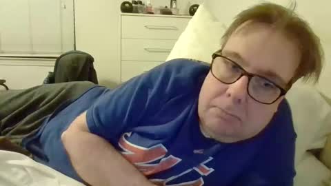 Snapshot of garyg930 chatting on February 16, 2:51 am Gary online show from February 16, 2:51 am