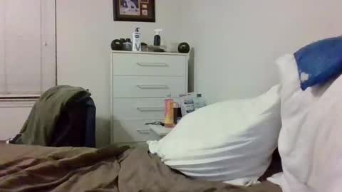 Snapshot of garyg930 chatting on March 4, 1:22 am Gary online show from March 4, 1:22 am