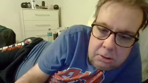 Snapshot of garyg930 chatting on March 5, 5:14 am Gary online show from March 5, 5:14 am