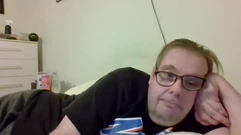 Snapshot of garyg930 chatting on March 11, 2:06 am Gary online show from March 11, 2:06 am