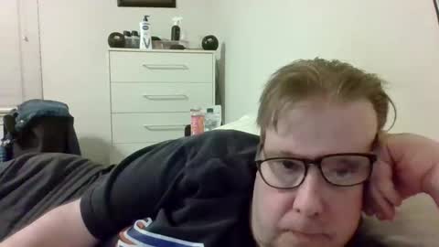 Snapshot of garyg930 chatting on March 17, 12:04 am Gary online show from March 17, 12:04 am