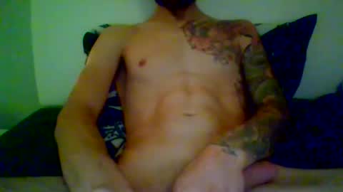 Snapshot of garyreal1990 chatting on December 2, 6:14 pm garyreal1990 online show from December 2, 6:14 pm