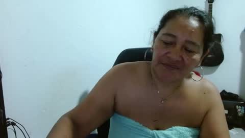 Snapshot of gatika_sexy chatting on May 18, 11:32 pm katia online show from May 18, 11:32 pm