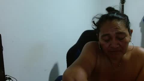 Snapshot of gatika_sexy chatting on May 27, 6:32 am katia online show from May 27, 6:32 am