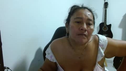 Snapshot of gatika_sexy chatting on June 9, 3:40 am katia online show from June 9, 3:40 am