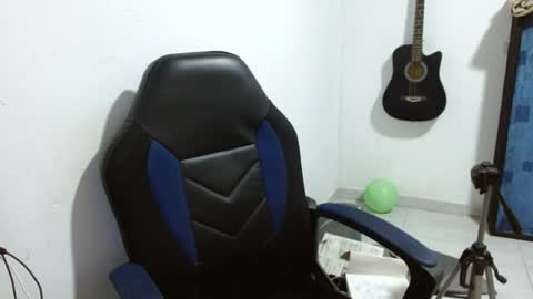 Snapshot of gatika_sexy chatting on June 21, 4:26 am katia online show from June 21, 4:26 am