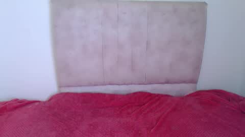 gatita13333321 online show from November 25, 12:21 am