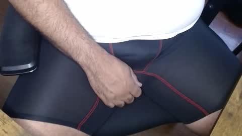 Snapshot of gato27cam chatting on December 14, 2:00 pm Marco online show from December 14, 2:00 pm