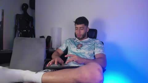 Snapshot of gato_pascal chatting on June 27, 8:25 pm Gato online show from June 27, 8:25 pm