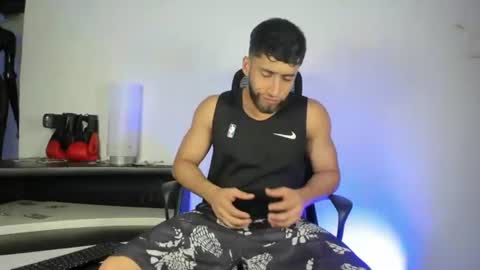 Snapshot of gato_pascal chatting on July 7, 8:24 pm Gato online show from July 7, 8:24 pm