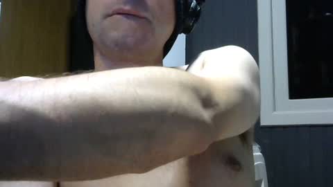 Snapshot of gauchors21 chatting on February 2, 2:48 am gauchors21 online show from February 2, 2:48 am