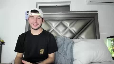 Snapshot of gayndepressed chatting on December 20, 12:07 am Trace online show from December 20, 12:07 am