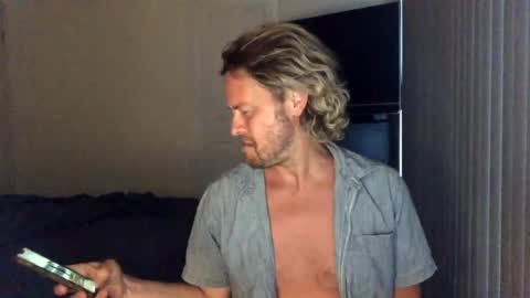 gcsurfer81 online show from February 26, 7:31 am