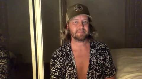 gcsurfer81 online show from October 16, 9:32 am