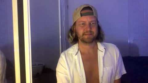 gcsurfer81 online show from November 4, 8:35 am