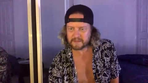 gcsurfer81 online show from November 29, 9:45 am